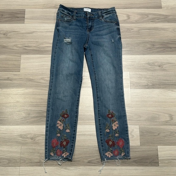 CELEBRITY PINK Juniors Floral embroidered Ankle Jeans Size 3/26 - Picture 1 of 8